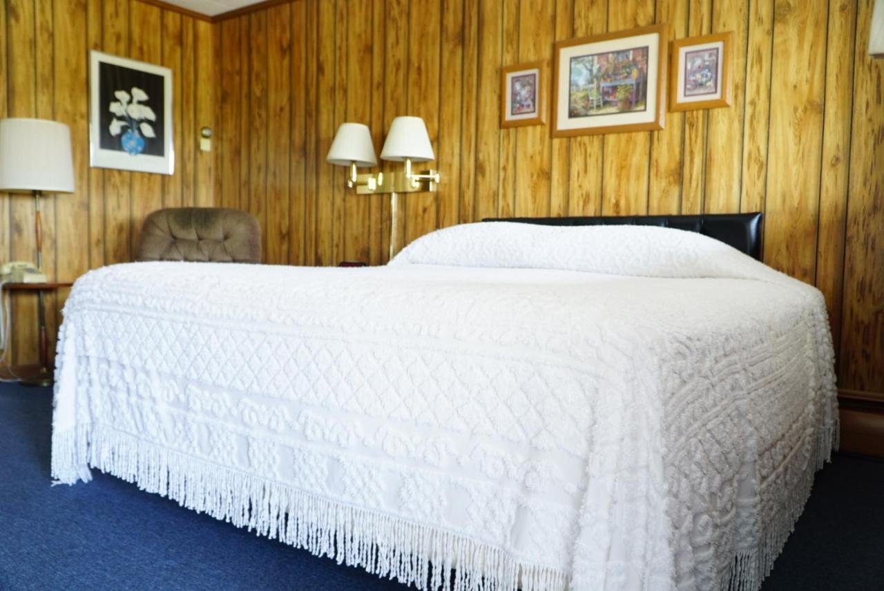 Knob Hill Motor Lodge Hillsville Quarto foto
